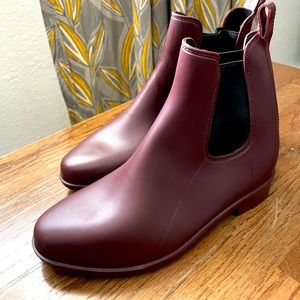 Target a new day Chelsea rain boots. Worn a couple times, in EUC. Maroon.
